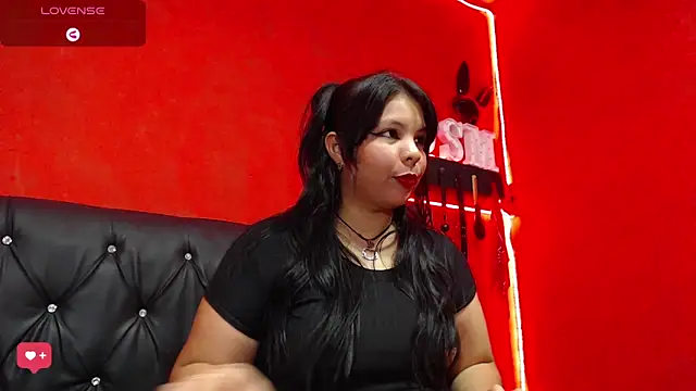 Snapshot of slave_latina7 chatting on 12/25/24, 11:31 slave latina7 online show from 12/25/24, 11:31