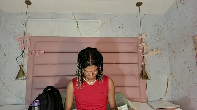 Maxim-Walker online show from 09/19/25, 03:52