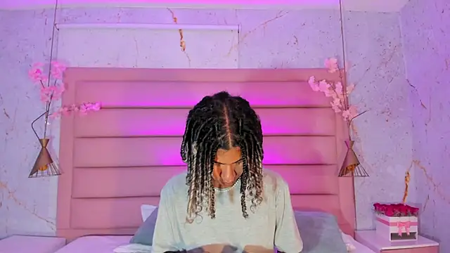 Maxim-Walker online show from 09/22/25, 02:46