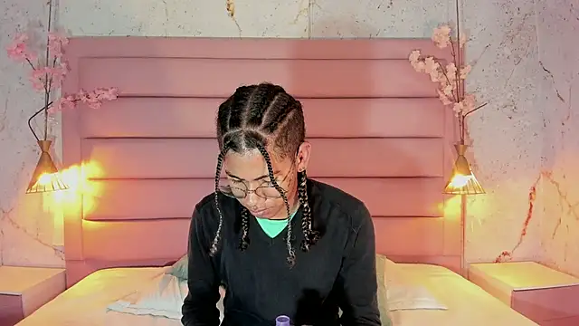 Maxim-Walker online show from 09/30/25, 03:00