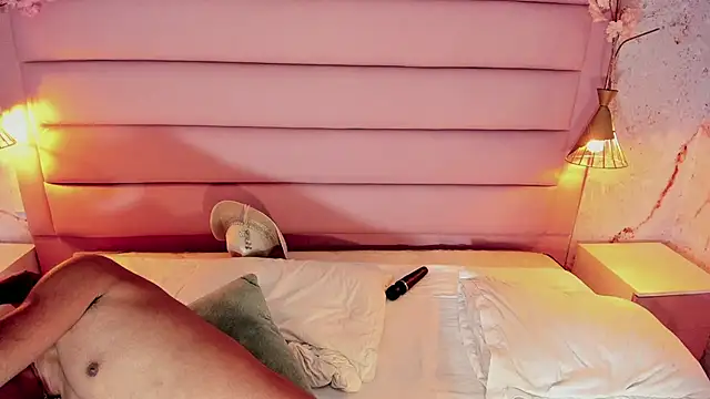 Maxim-Walker online show from 09/30/25, 03:06