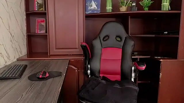 GianellaCox  online show from 10/23/25, 01:21