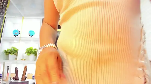 AmberNix online show from 02/01/25, 01:30