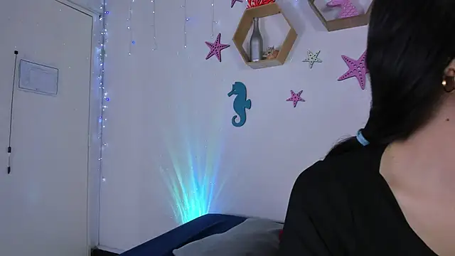 Emiily Parkerr online show from 03/22/25, 03:09