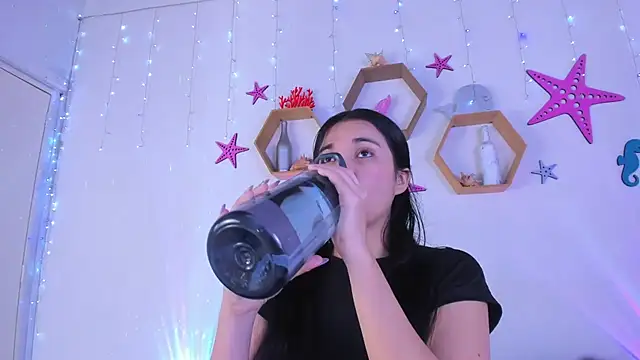 Emiily Parkerr online show from 10/10/25, 03:16