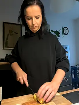 Snapshot of Off__Melonenmandy chatting on 10/08/25, 03:42 Off Melonenmandy online show from 10/08/25, 03:42