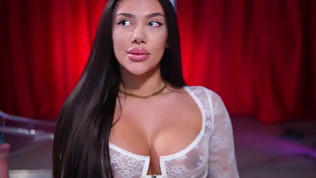 Snapshot of NatyDesiree chatting on 01/06/25, 01:31 NatyDesiree online show from 01/06/25, 01:31