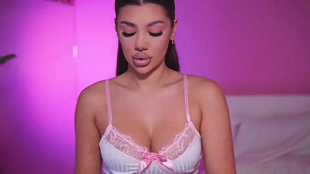 Snapshot of NatyDesiree chatting on 02/25/25, 05:08 NatyDesiree online show from 02/25/25, 05:08