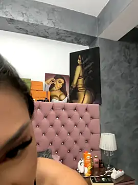 Snapshot of NatyDesiree chatting on 09/18/25, 07:49 NatyDesiree online show from 09/18/25, 07:49