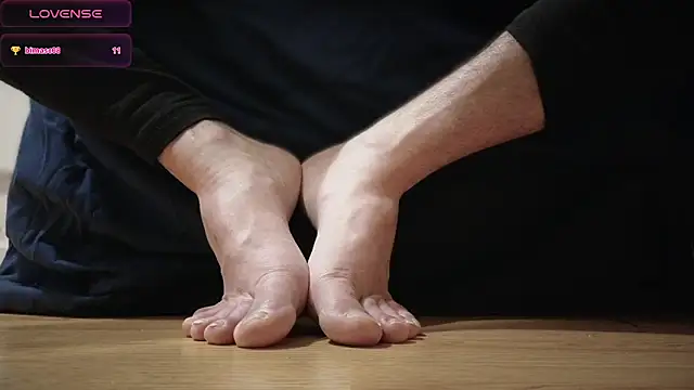 Snapshot of pantslesstraveler_plt chatting on 12/23/24, 04:22 pantslesstraveler plt online show from 12/23/24, 04:22