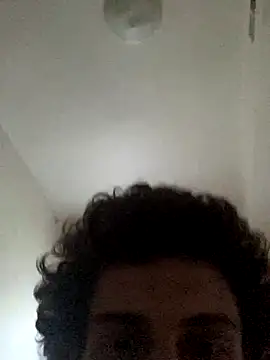 pantslesstraveler plt online show from 10/03/25, 10:51