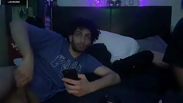 Snapshot of pantslesstraveler_plt chatting on 11/17/25, 12:49 pantslesstraveler plt online show from 11/17/25, 12:49