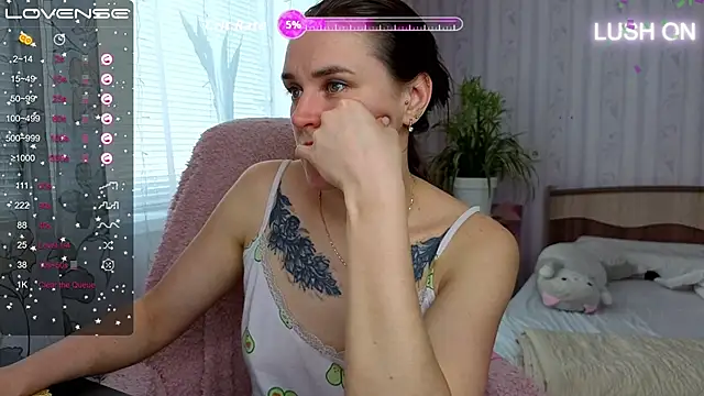 Snapshot of Bella__Swoon chatting on 01/06/26, 08:51 Bella Swoon online show from 01/06/26, 08:51