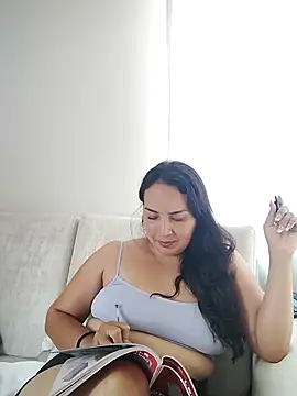 Snapshot of allison-dreams chatting on 12/29/24, 08:15 allison-dreams online show from 12/29/24, 08:15