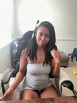 Snapshot of LeyaHoneybuns chatting on 03/24/26, 03:50 LeyaHoneybuns online show from 03/24/26, 03:50