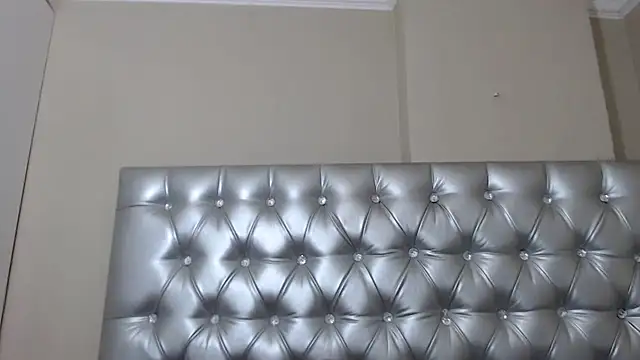 Snapshot of YourSubDesire chatting on 01/23/25, 09:50 YourSubDesire online show from 01/23/25, 09:50