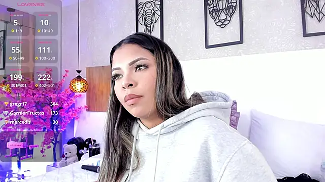 nahomiidasilva  online show from 03/17/25, 11:11