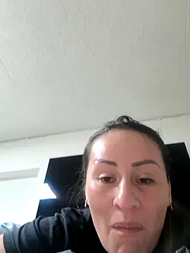 LuisaFernanda170823 online show from 10/25/25, 03:18