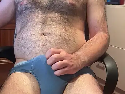 Snapshot of spanishairy chatting on 10/23/25, 05:07 spanishairy online show from 10/23/25, 05:07