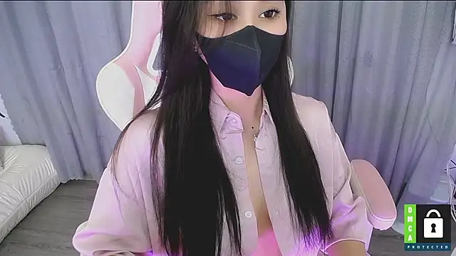 San   San online show from 11/11/25, 03:06