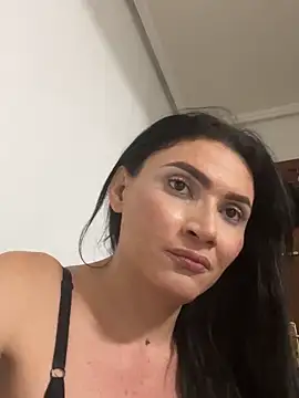 Snapshot of KimberllySaeez chatting on 10/11/25, 08:02 KimberllySaeez online show from 10/11/25, 08:02