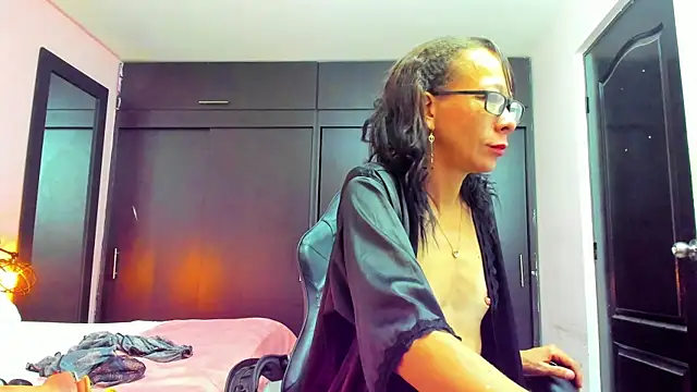 daniela xue online show from 02/11/25, 02:03