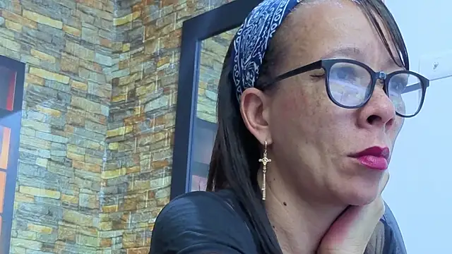 daniela xue online show from 09/23/25, 08:23