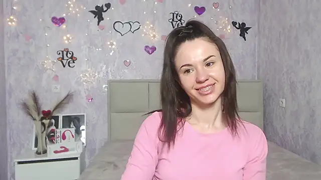Snapshot of KaraCriegs chatting on 02/19/25, 12:35 KaraCriegs online show from 02/19/25, 12:35