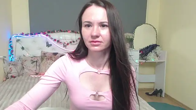 KaraCriegs online show from 05/03/26, 07:20