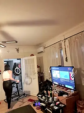 Snapshot of An_g_elly chatting on 03/01/25, 02:44 An g elly online show from 03/01/25, 02:44