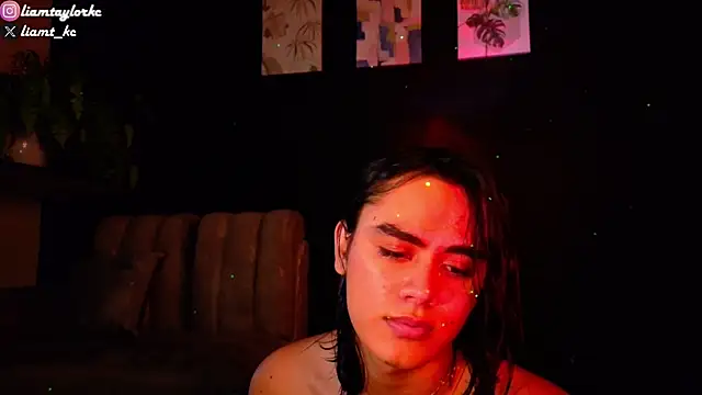 Snapshot of Liam_Taylor chatting on 02/21/25, 04:16 Liam Taylor online show from 02/21/25, 04:16