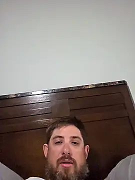 Snapshot of caliguy37 chatting on 04/18/26, 03:21 caliguy37 online show from 04/18/26, 03:21