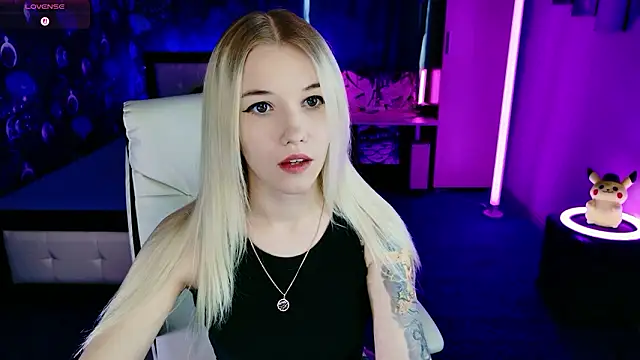 Snapshot of ShhhO_O chatting on 02/16/26, 09:49 ShhhO O online show from 02/16/26, 09:49