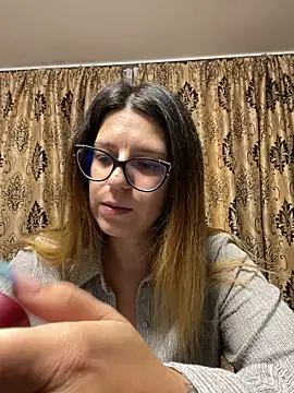 NadiraNoor online show from 10/17/25, 09:39