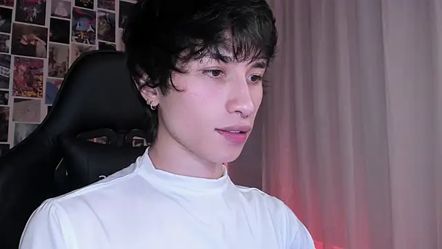 Snapshot of liamelf chatting on 03/08/25, 01:50 liamelf online show from 03/08/25, 01:50