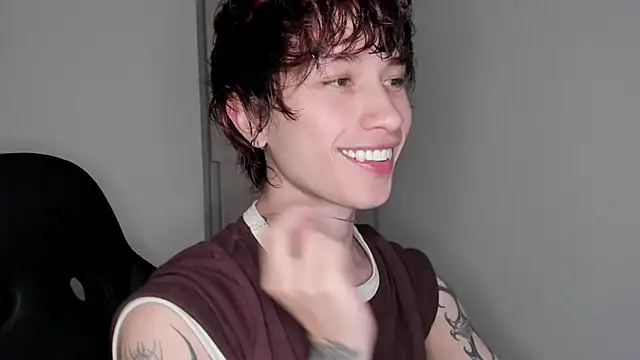 Snapshot of liamelf chatting on 01/13/26, 04:40 liamelf online show from 01/13/26, 04:40