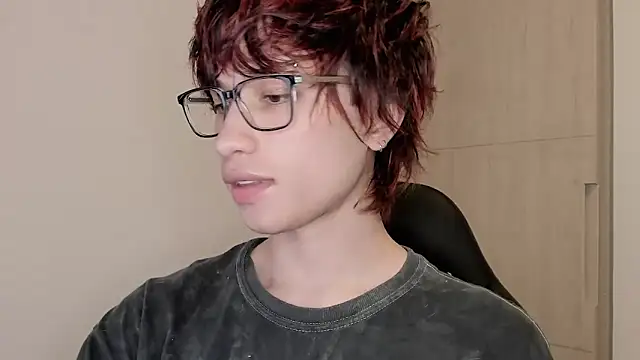 Snapshot of liamelf chatting on 02/10/26, 02:04 liamelf online show from 02/10/26, 02:04