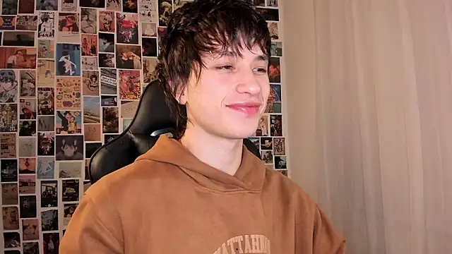 Snapshot of liamelf chatting on 03/18/26, 05:21 liamelf online show from 03/18/26, 05:21