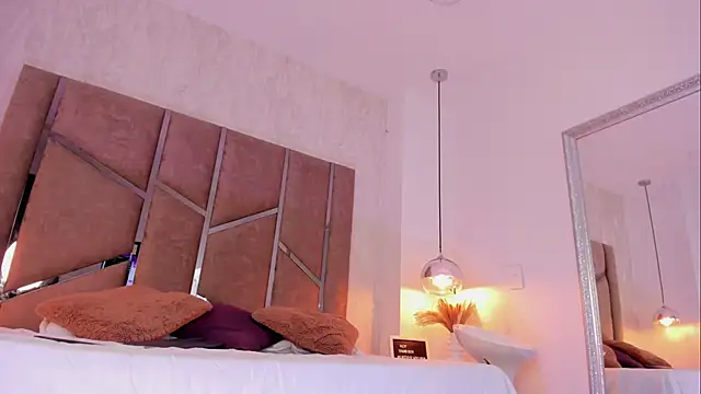 Martinaa Jones  online show from 02/08/25, 05:50