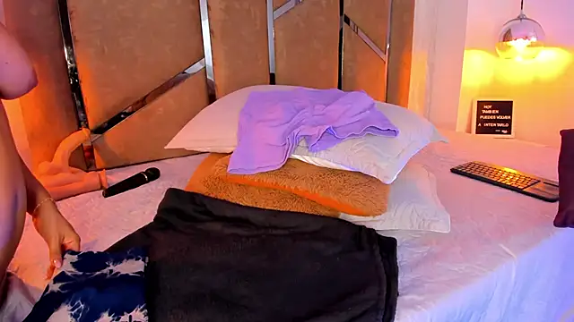 Martinaa Jones  online show from 03/03/25, 09:05