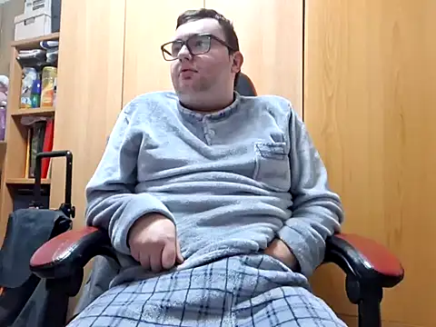 Javier bear online show from 02/07/25, 10:52