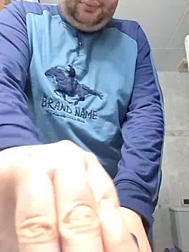 Javier bear online show from 03/08/25, 10:11