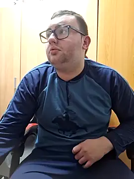 Javier bear online show from 03/19/25, 10:31