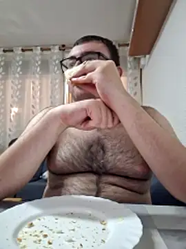 Snapshot of Javier_bear chatting on 05/30/26, 10:18 Javier bear online show from 05/30/26, 10:18