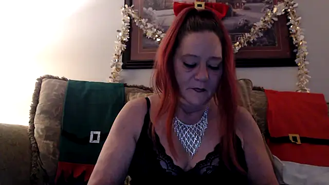 Snapshot of LexxiLeeds chatting on 12/30/24, 12:43 LexxiLeeds online show from 12/30/24, 12:43