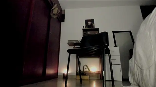 Lucyerobbie online show from 07/10/26, 12:04