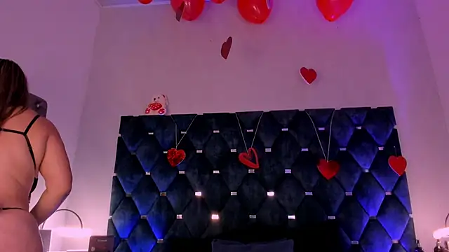 Snapshot of laura_bassi chatting on 02/15/25, 12:43 laura bassi online show from 02/15/25, 12:43