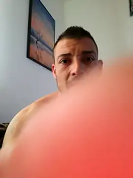 Snapshot of Zoltanioan26 chatting on 04/03/26, 07:39 Zoltanioan26 online show from 04/03/26, 07:39