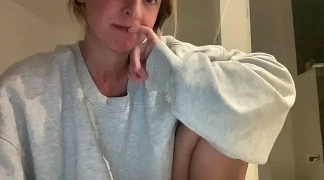 Snapshot of Aggbb chatting on 02/06/25, 12:22 Aggbb online show from 02/06/25, 12:22