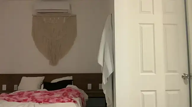 Snapshot of Aggbb chatting on 02/10/25, 12:39 Aggbb online show from 02/10/25, 12:39